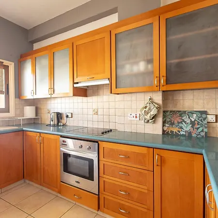 شقة 3 Bedroom لارنكا